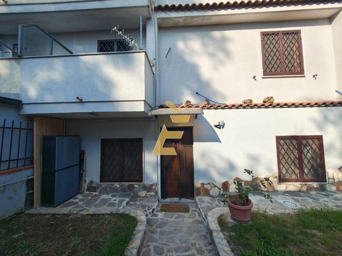 Casa trilocale in vendita in Viale dei pini nord, Varcaturo, Giugliano in Campania