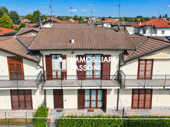 Casa quadrilocale in vendita in Via Euclide, Lonate Ceppino