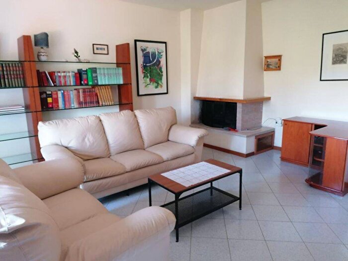 Casa con 6 locali in vendita in Via della Linea, Trasanni, Urbino