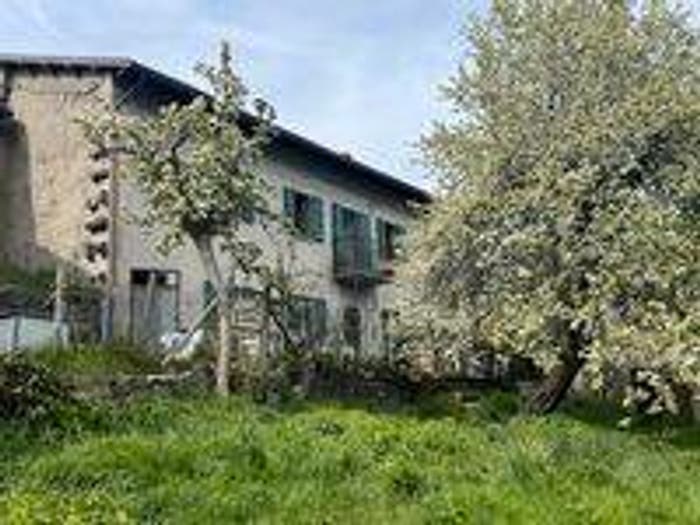 Casa con 6 locali in vendita in Via Fratta, Fanano