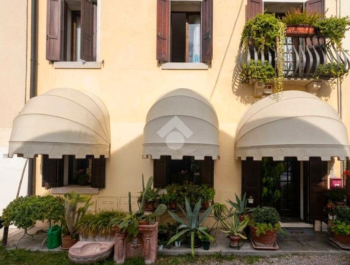 Appartamento quadrilocale in vendita in Via Dante Alighieri, Centro, Spresiano