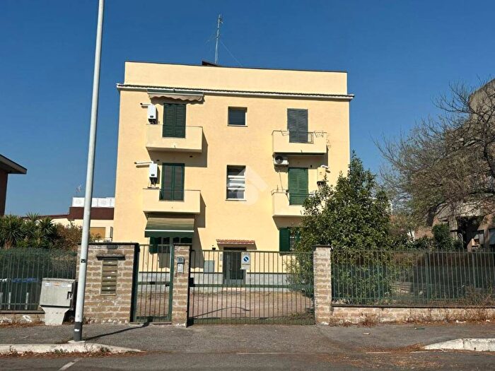 Appartamento bilocale in vendita in Via dei Genieri, Cecchignola Giuliano Dalmata, Roma