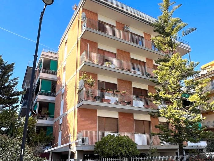 Appartamento con 5 locali in vendita in Via Salvatore Tommasi, Stadio Lungomare Colombo, Pescara