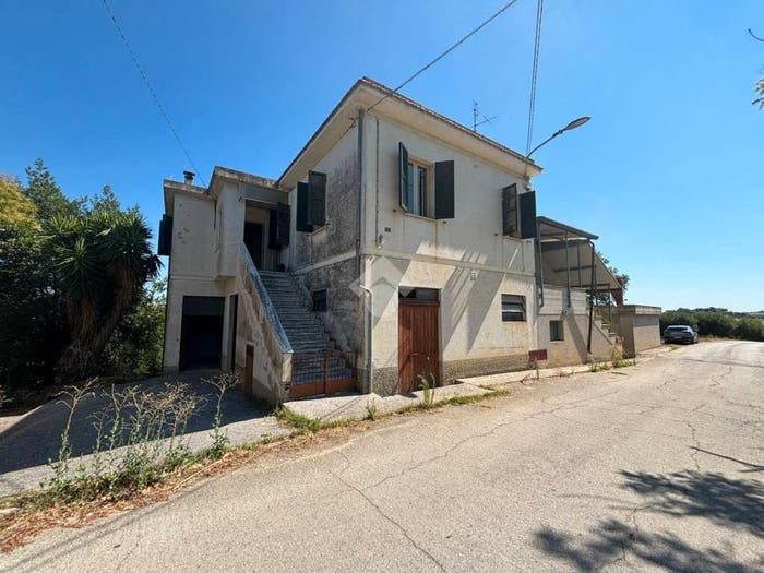 Casa trilocale in vendita in Contrada Artemisio, Cellino Attanasio