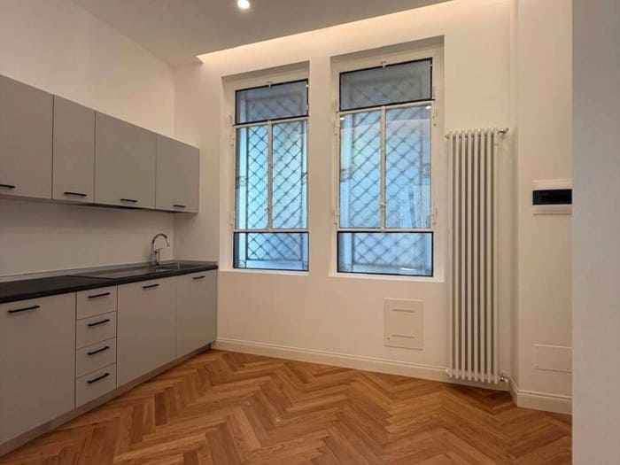 Appartamento trilocale in vendita in Via Pietro Teulié, Corso San Gottardo, Milano