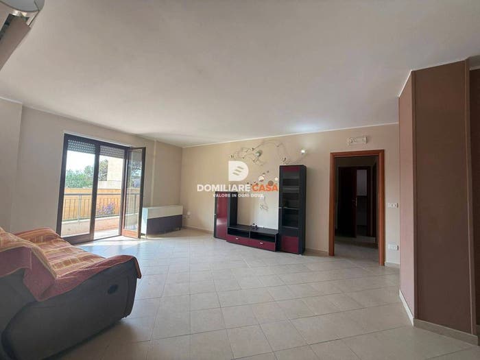 Appartamento con 5 locali in vendita in Via Gino Bramieri, Rudiae Casermette, Lecce
