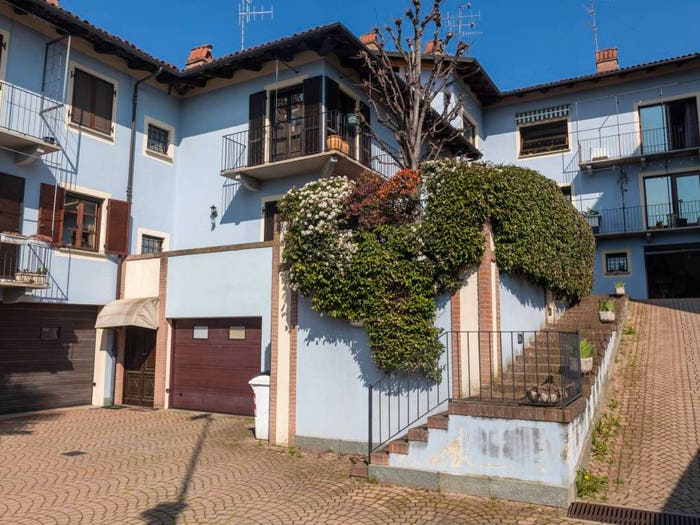 Casa con 6 locali in vendita in Via Barbacana, Centro, Bra