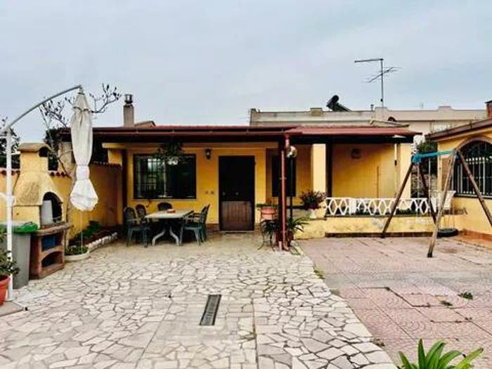 Casa con 6 locali in vendita in Stradone Del Sandalo, Spadellata Cinque Miglia, Anzio