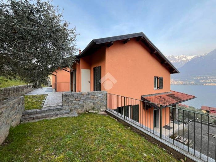 Casa quadrilocale in vendita in Strada Provinciale, Onno, Oliveto Lario