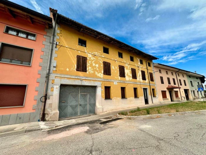 Casa con 6 locali in vendita in Piazza San Valentino, Basagliapenta, Basiliano