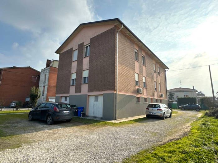 Appartamento quadrilocale in vendita in Via Francesco Montanari, Centro, Cavezzo