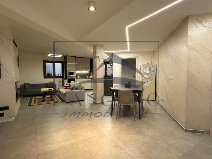 Casa con 5 locali in vendita in Via Monfalcone, Casorezzo
