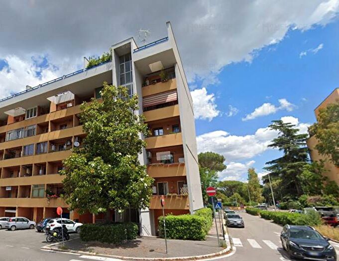 Appartamento quadrilocale in vendita in Via Alberto Ascari, Roma, Roma