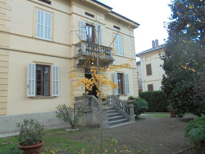 Casa con 6 locali in vendita in Viale Libertà, Centro, Collecchio