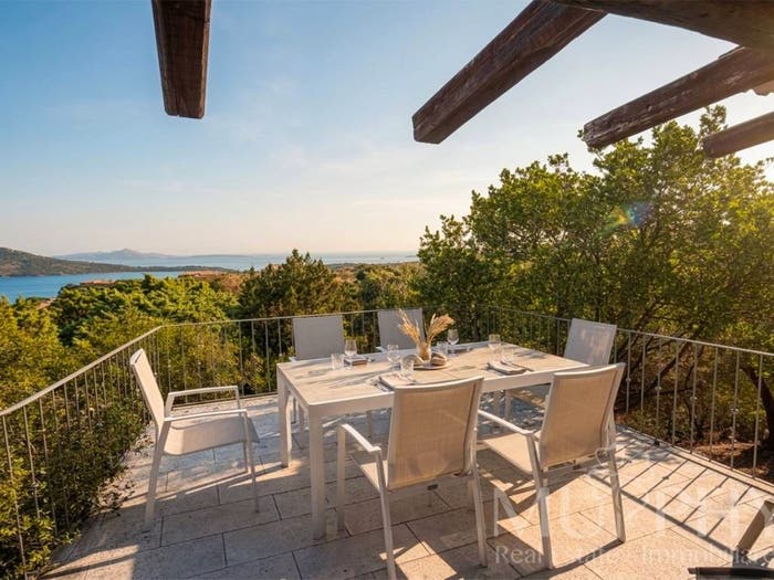 Casa con 5 locali in vendita in Località Micalosu, Cannigione, Arzachena
