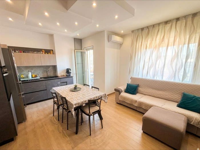 Appartamento trilocale in vendita in Via Vincenzo Lo Iacono, Bonagia, Palermo