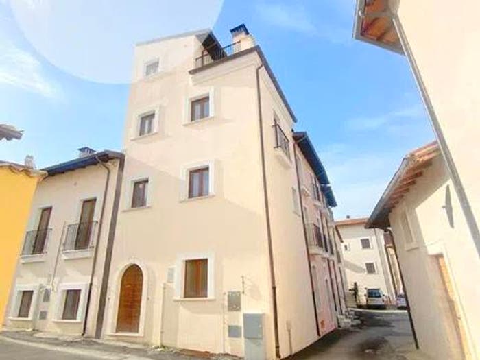 Casa con 5 locali in vendita in Via Costantinopoli, Sant'Elia Bazzano, L'Aquila