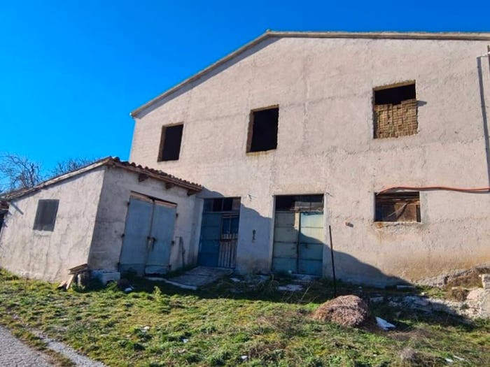 Casa con 5 locali in vendita in Setri PG, Sellano