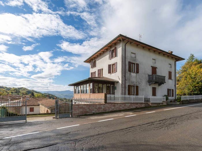 Casa con 6 locali in vendita in Via Monte Valestra, Montelago, Carpineti