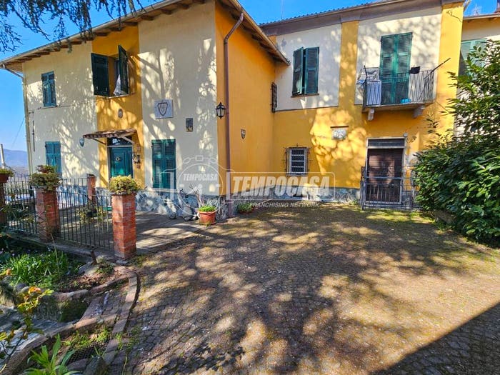 Casa con 6 locali in vendita in Via Umberto I, Cremolino
