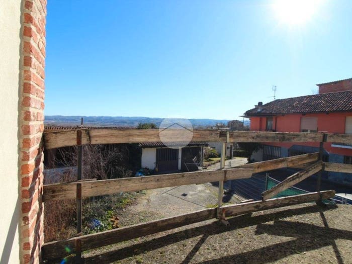 Casa con 5 locali in vendita in Via Roma, Santa Vittoria d'Alba
