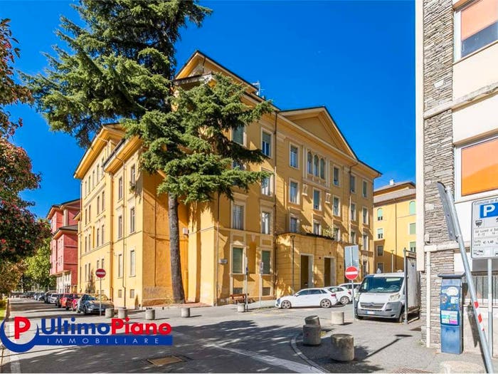Appartamento con 6 locali in vendita in Via Piave, Centro, Aosta