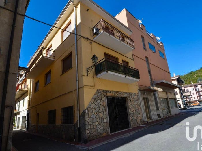 Casa con 6 locali in vendita in Via Prinotti, Centro, Millesimo