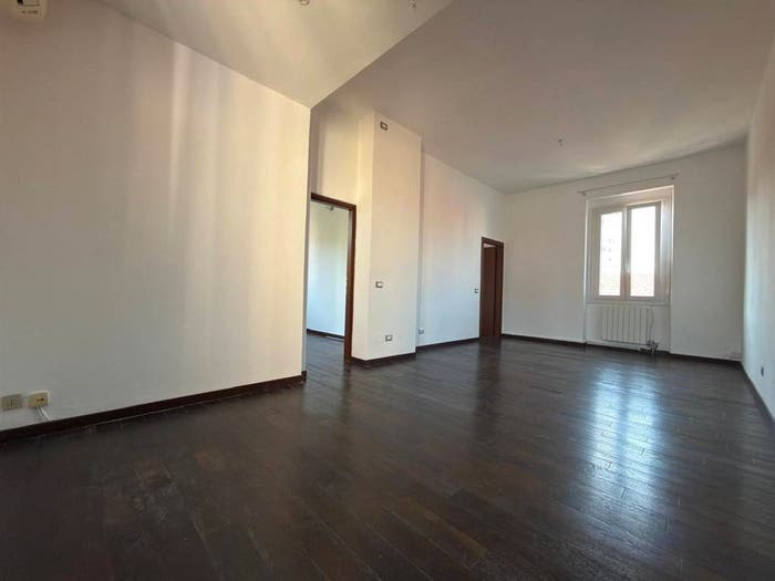Appartamento trilocale in vendita in via Carlo Cafiero, Dergano, Milano