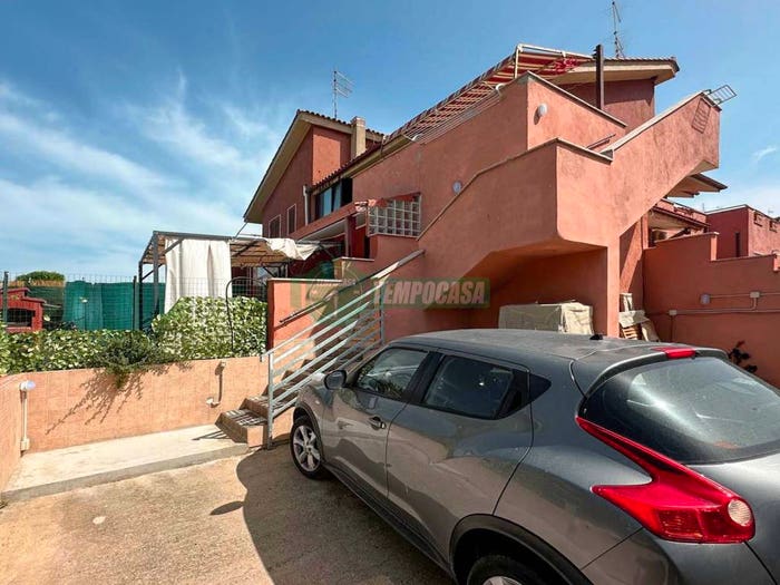 Casa trilocale in vendita in Via Alfredo Sagripanti, Centro, Cerveteri