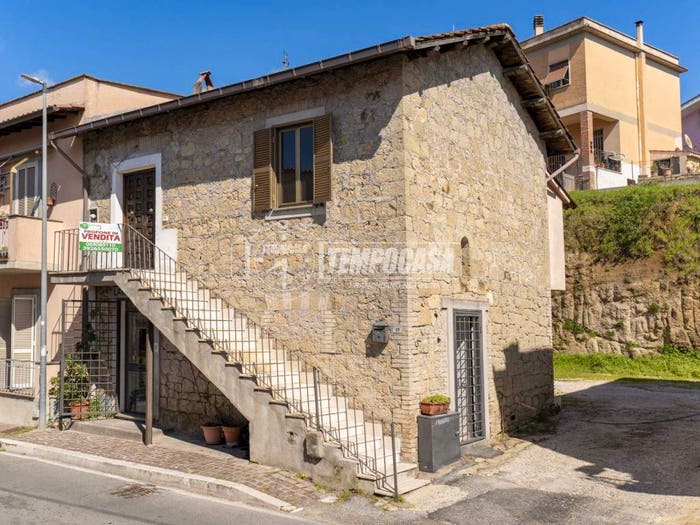 Appartamento quadrilocale in vendita in Via della Villa, Centro, Formello