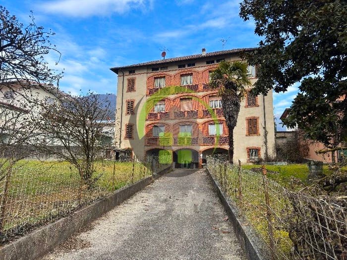 Casa con 6 locali in vendita in Cazzano Sant'Andrea
