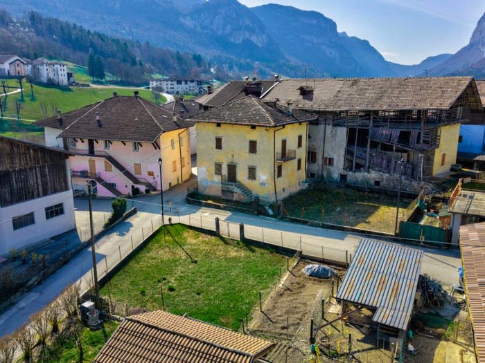 Casa con 5 locali in vendita in frazione Vigo Lomaso, Vigo Lomaso, Comano Terme