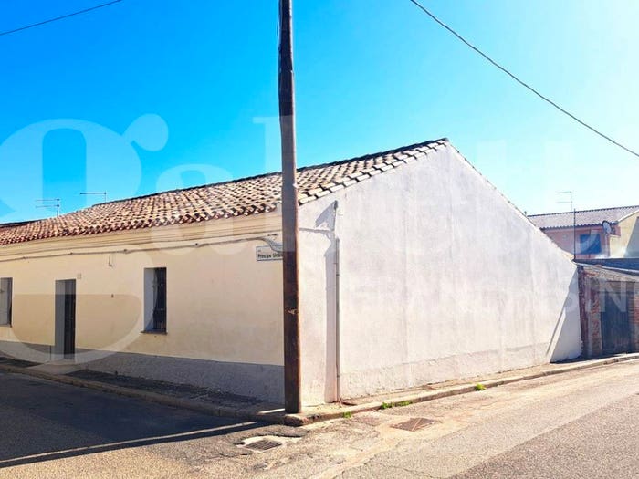 Casa con 5 locali in vendita in Via Principe Umberto, Massama, Oristano