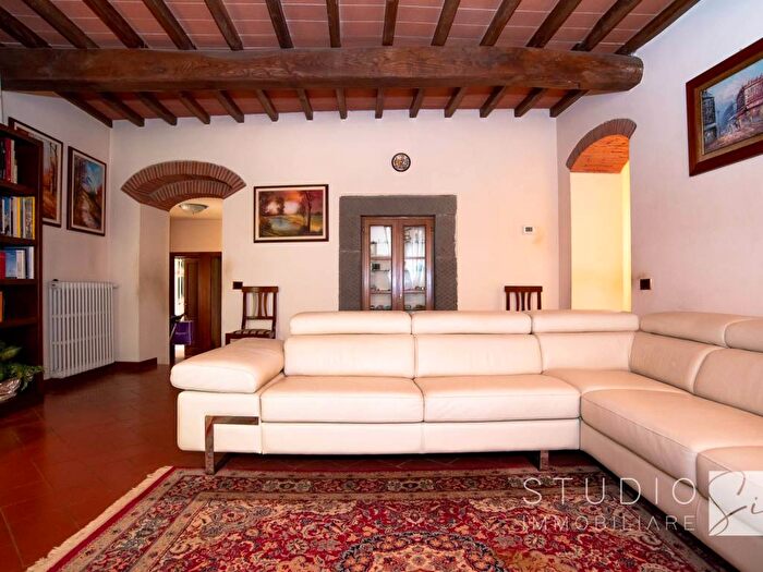 Casa con 6 locali in vendita in Via Castellina, Serravalle Pistoiese
