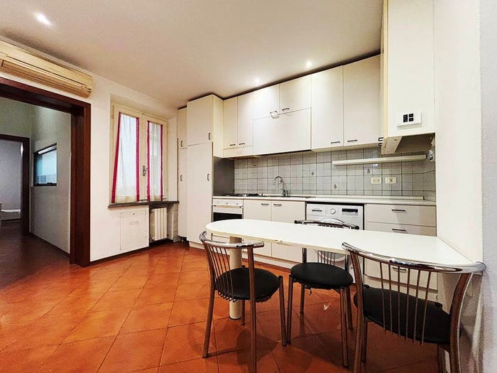 Appartamento quadrilocale in vendita in Borgo Guazzo, Centro Storico, Parma