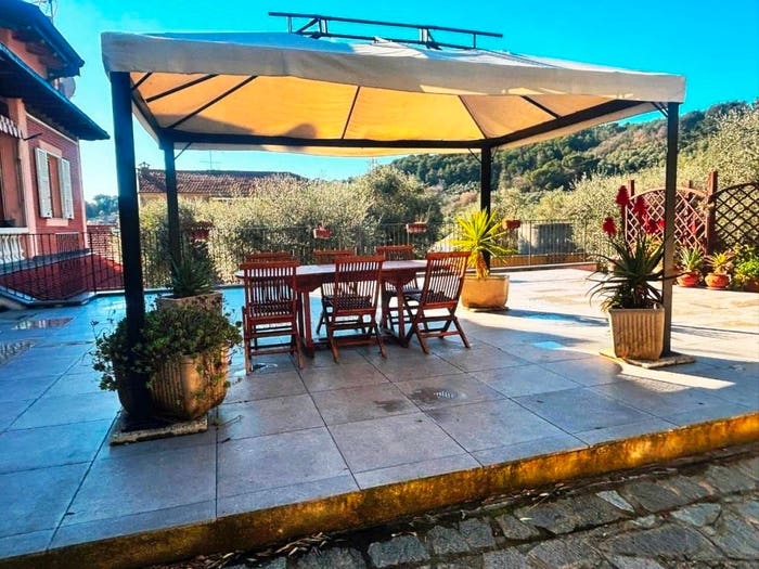 Casa con 6 locali in vendita in Borgo Sant'Agata Borgo d'Oneglia Costa d'Oneglia, Imperia