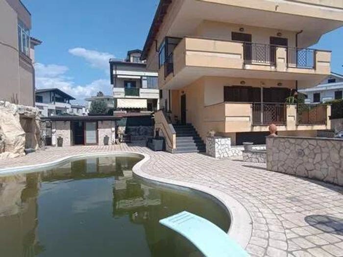 Casa con 5 locali in vendita in Via Lago Patria, Lago Patria, Giugliano in Campania