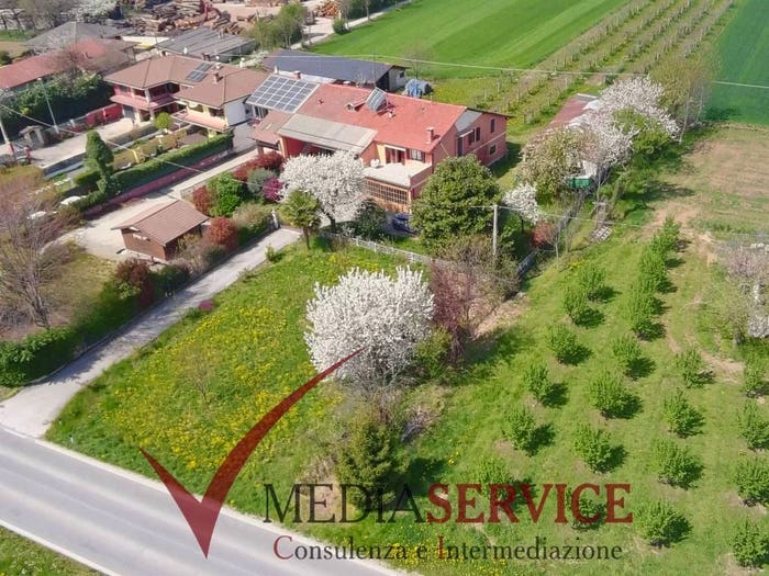 Casa con 6 locali in vendita in Via Centallo, Roata Ghio, Caraglio