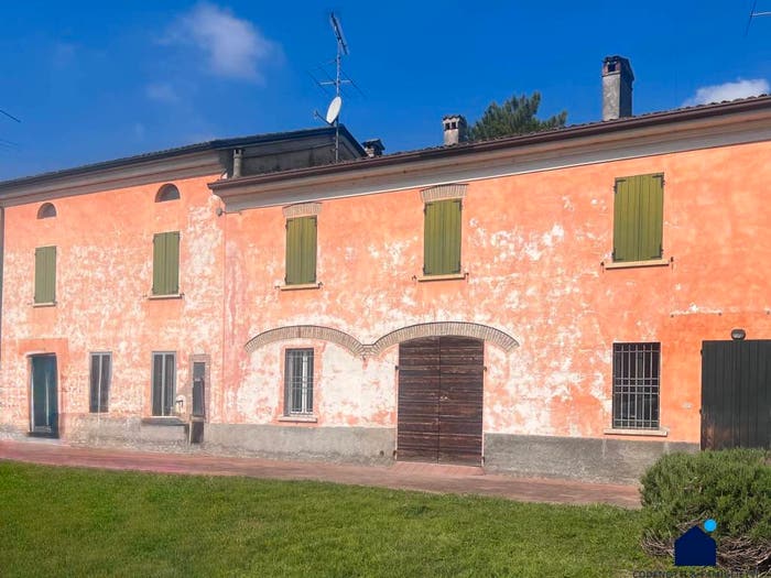 Casa con 6 locali in vendita in Asola