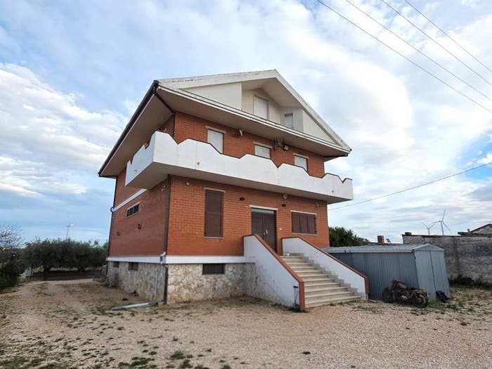 Casa trilocale in vendita in Via Castelluccio dei Sauri, Montecalvello Segezia, Foggia