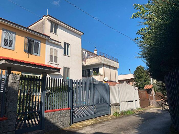 Casa con 6 locali in vendita in Via degli Albertini, Piazzola, Nola