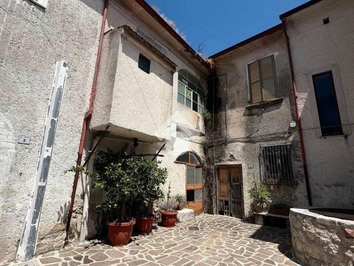 Casa quadrilocale in vendita in Via Pirozza, Trescine, Cervinara