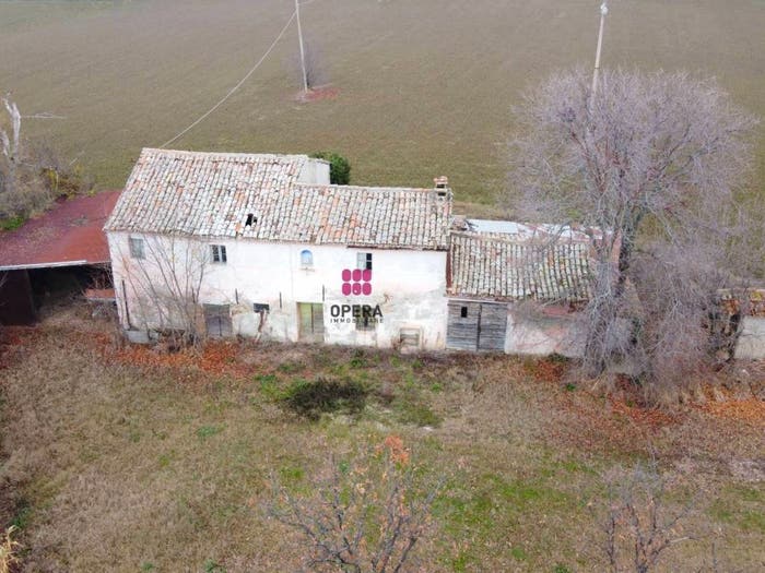 Casa con 5 locali in vendita in Cuccurano Carrara, Fano
