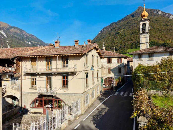 Casa con 6 locali in vendita in Via Novembre, Villa d'Ogna