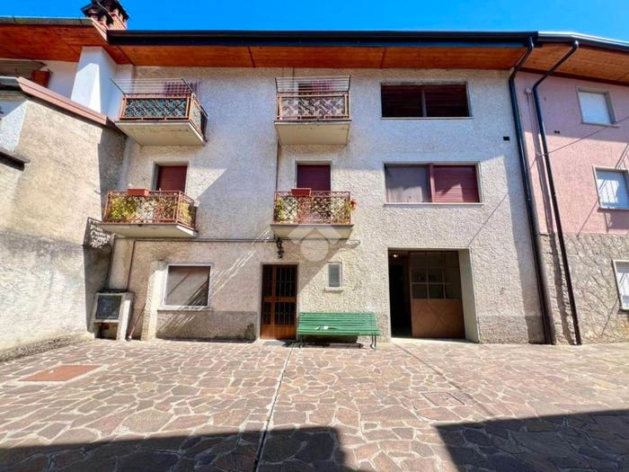 Casa con 6 locali in vendita in Via Chiesa, Centro, Onore