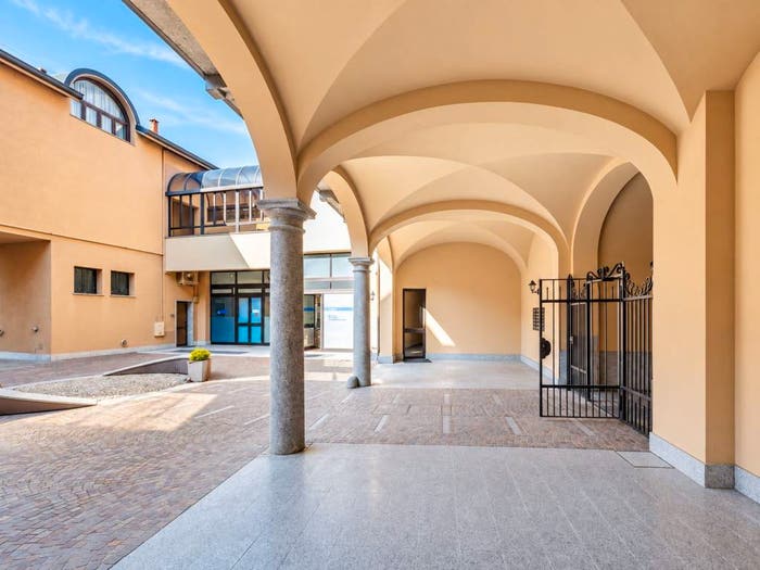 Appartamento trilocale in vendita in Via Federico Confalonieri, Villasanta