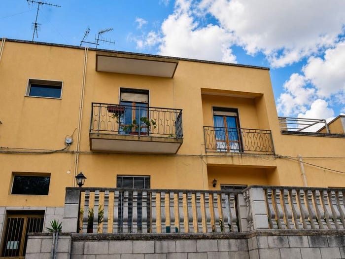 Appartamento con 6 locali in vendita in Via Antonio Gramsci, Centro, Lizzanello