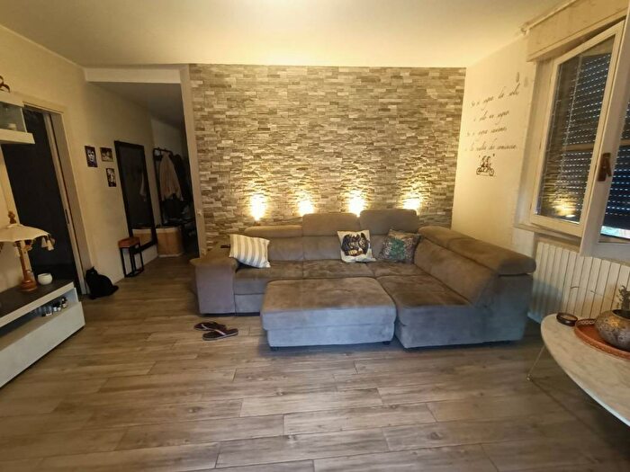 Casa con 6 locali in vendita in Muraglia, Pesaro