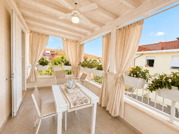 Appartamento trilocale in vendita in Via Vittorio Veneto, Marina di Massa Centro, Massa