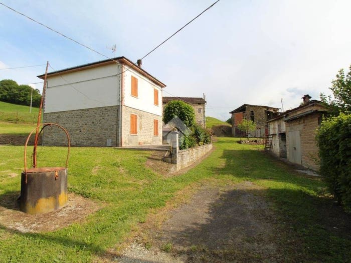 Casa con 5 locali in vendita in Via Casteldaldo, Carpineti
